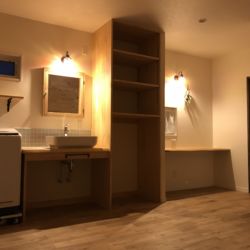 電球色と無垢材の相性は最高です!!お洒落な雰囲気づくり、お手伝い致します。