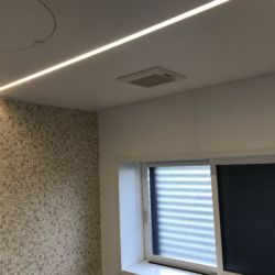 明るいLED色と電球色との切り替えも出来ます。